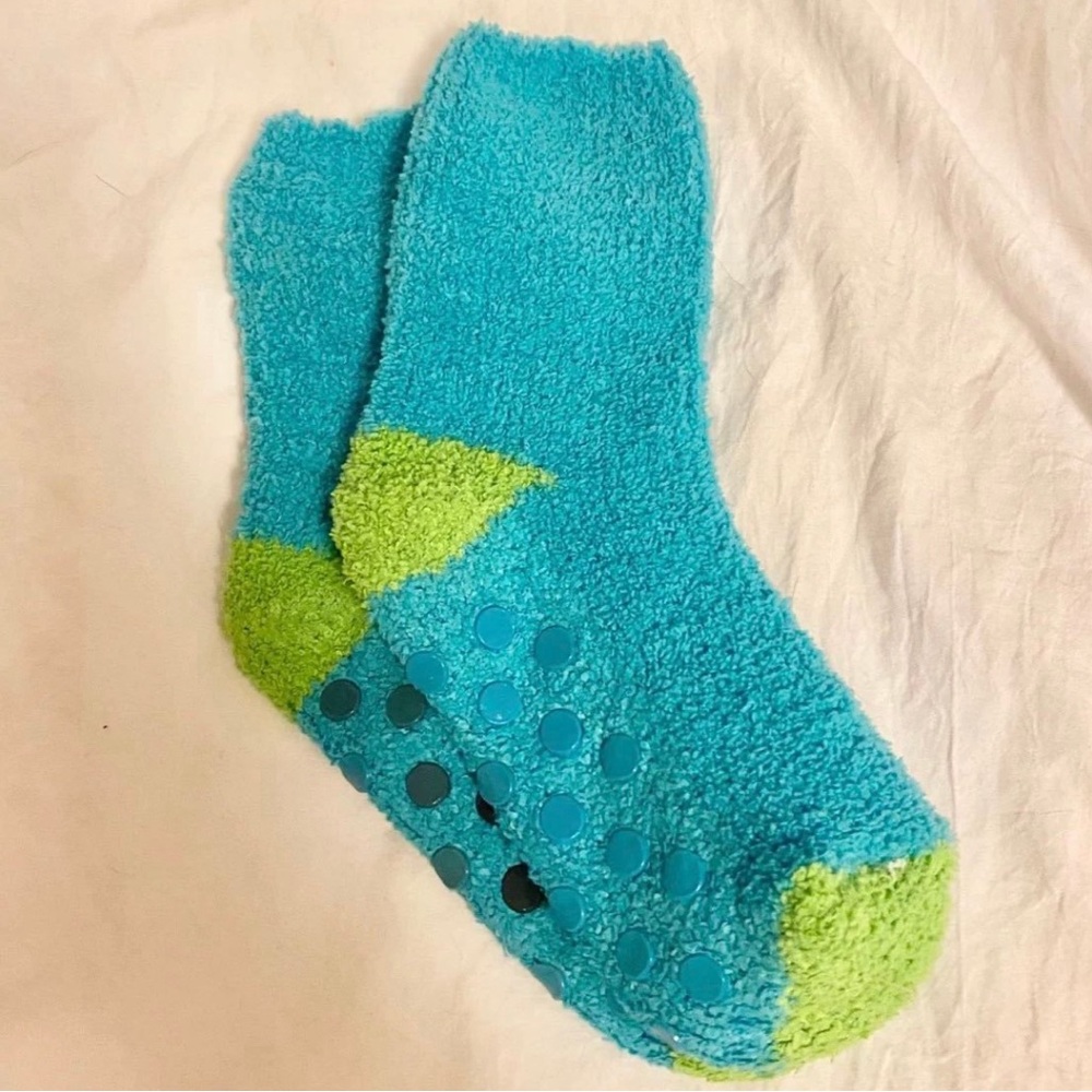 💞 New Kids Size Medium / Large Plush Slipper Socks